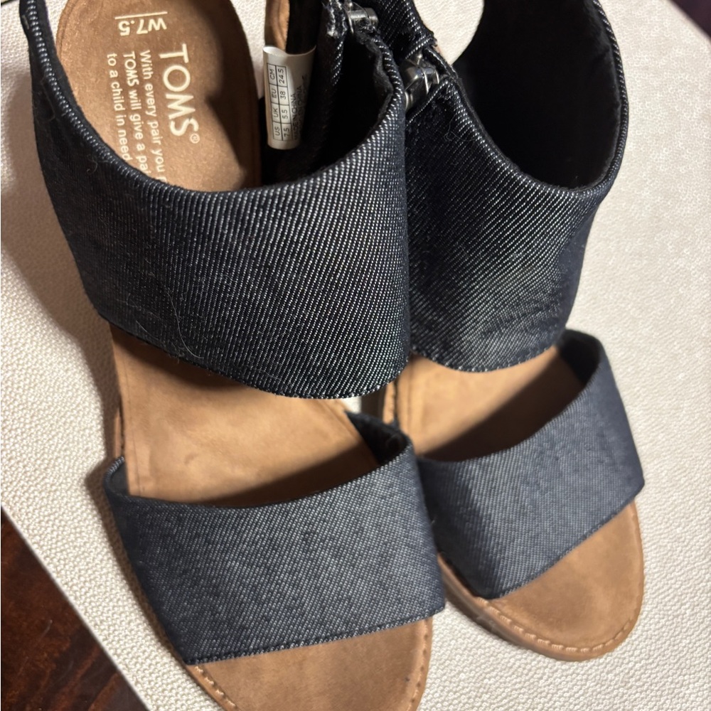TOMS Women's Black Sandals